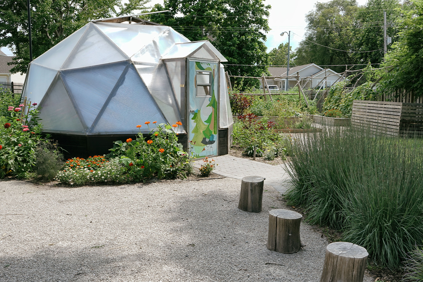 Union Abundance Garden Dome and flowering plants